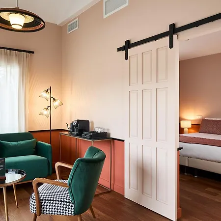 La Renaissance 4*