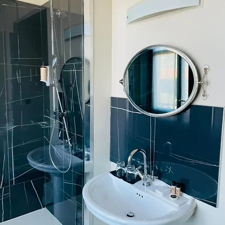 Hotel La Renaissance 4*