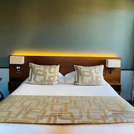 Отель La Renaissance Бейонн