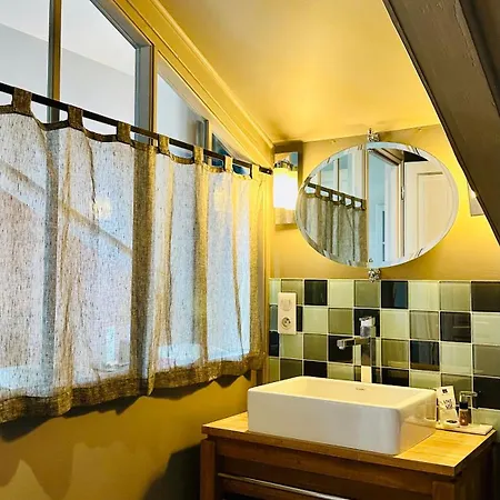 La Renaissance Hotel 4*