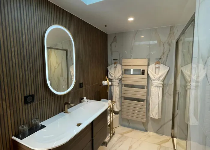 La Renaissance Hotel 4*